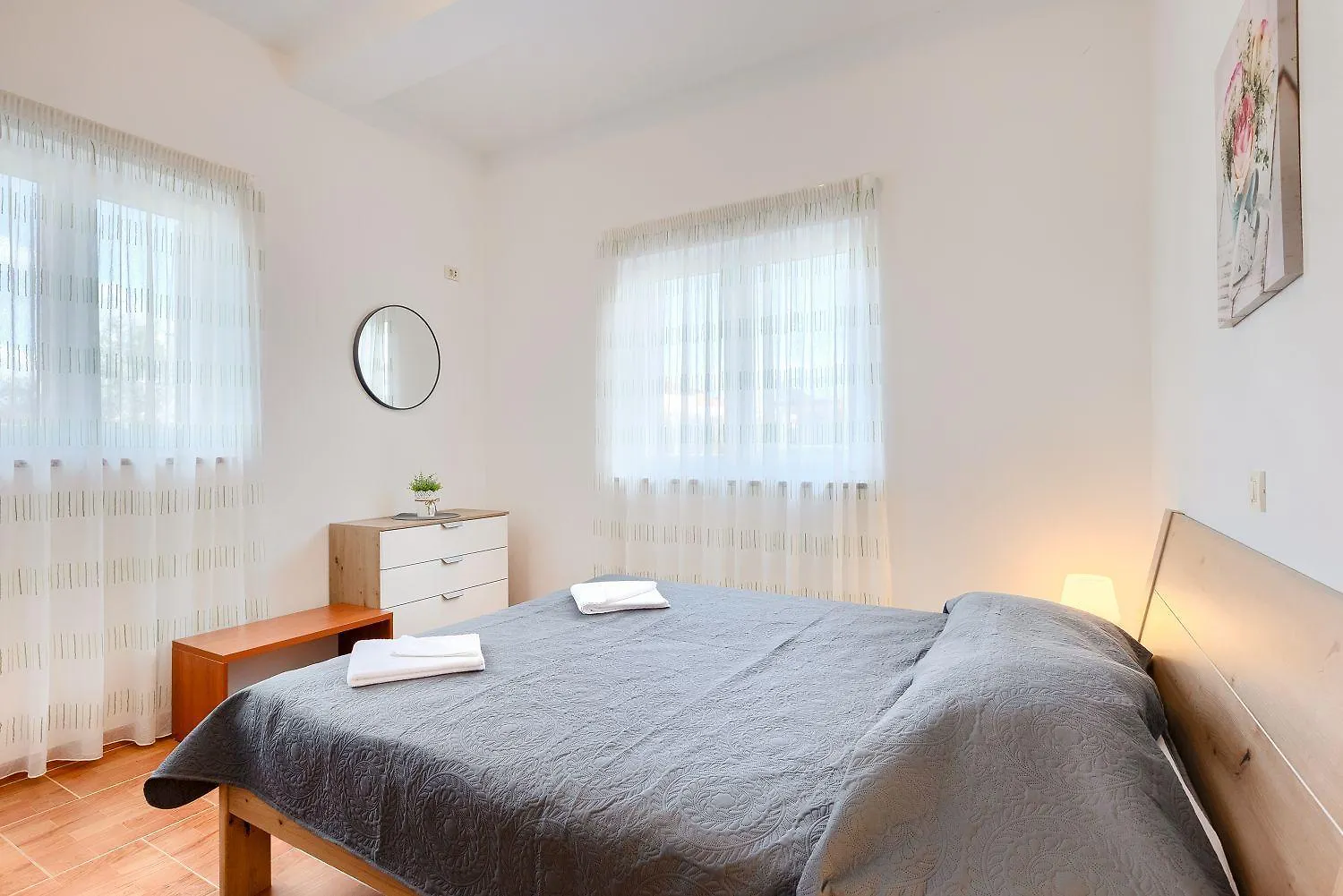 Preiswertes Apartment Mit Stylischem Interiour, Babybett, Spielplatz Vodnjan