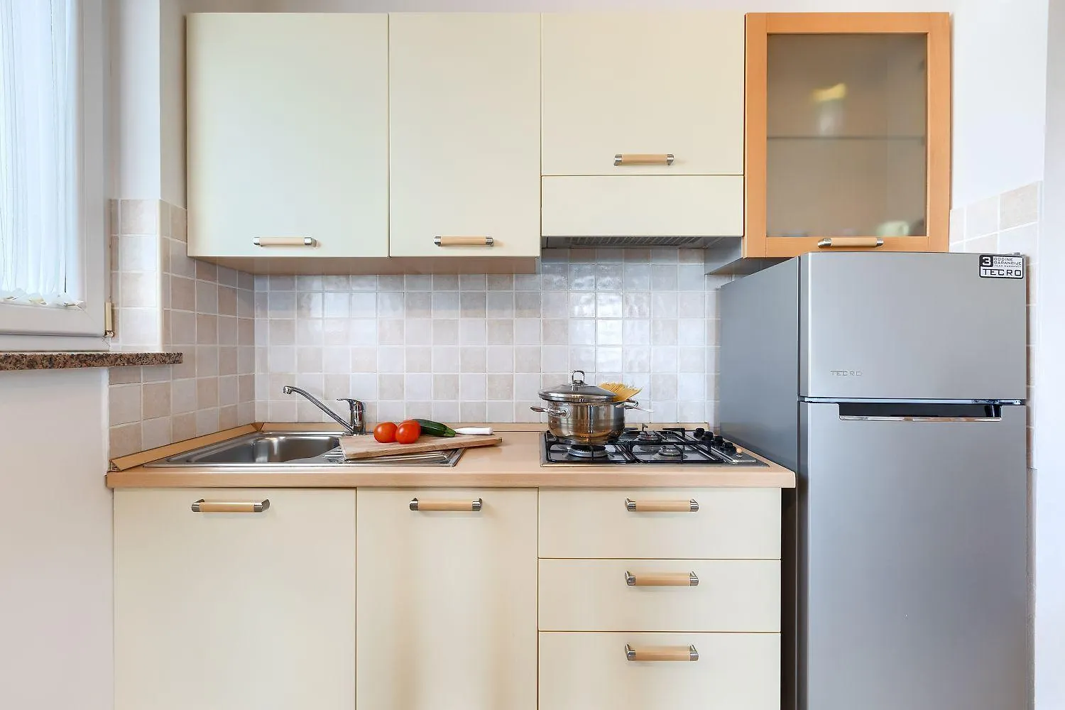 Preiswertes Apartment Mit Stylischem Interiour, Babybett, Spielplatz Vodnjan