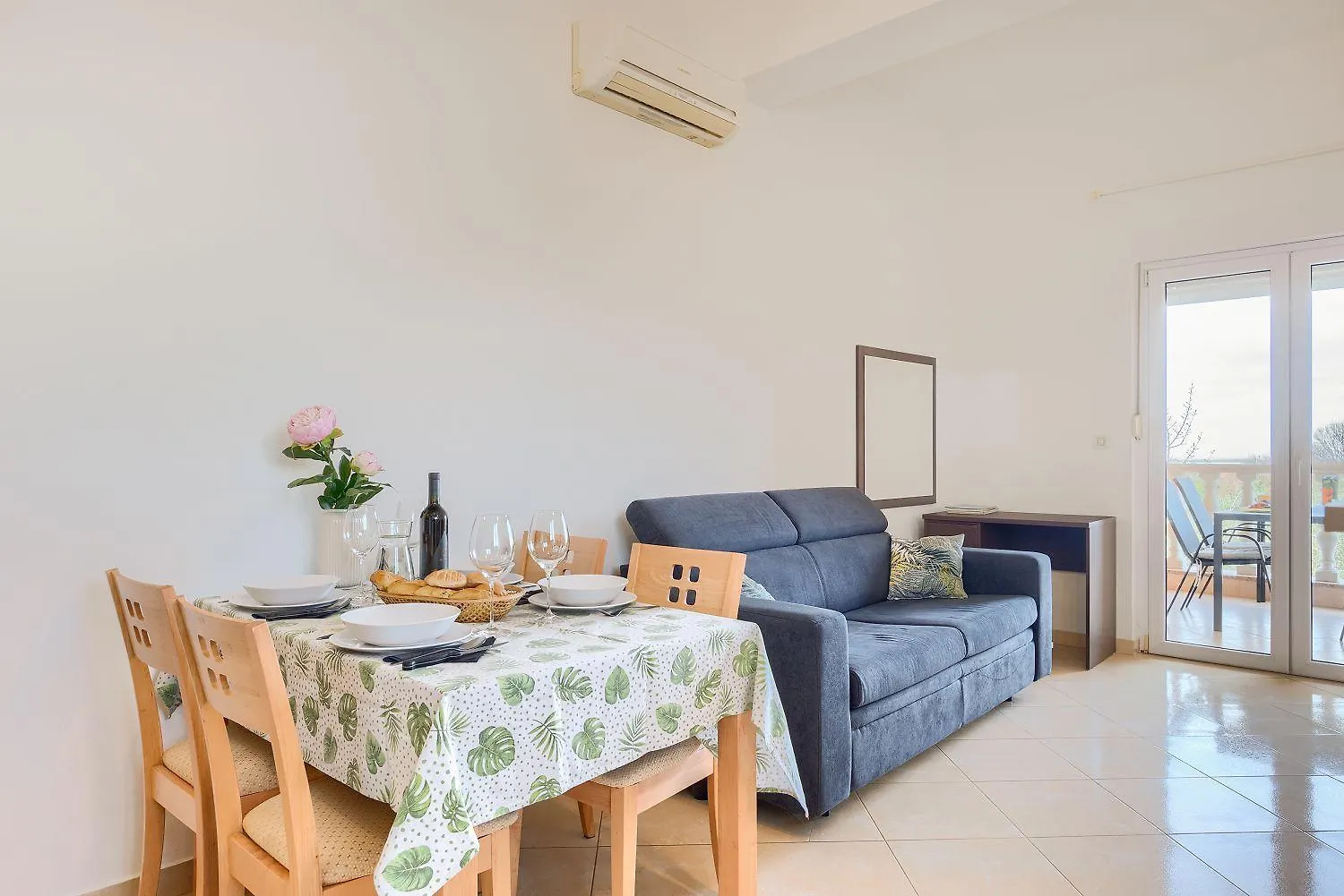 Preiswertes Apartment Mit Stylischem Interiour, Babybett, Spielplatz Vodnjan