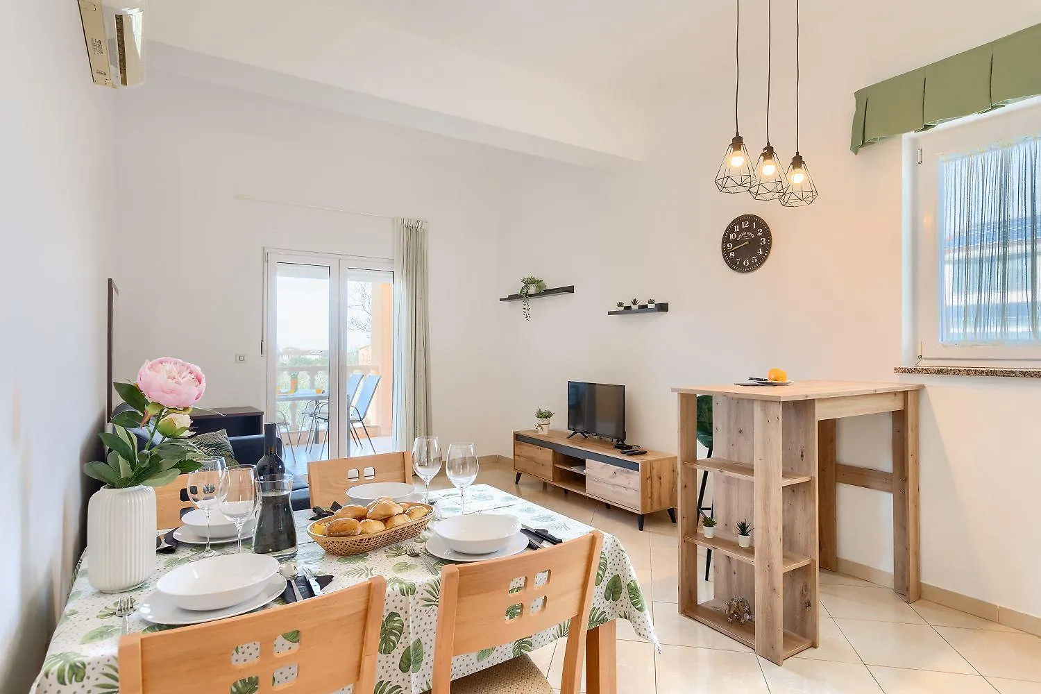 Preiswertes Apartment Mit Stylischem Interiour, Babybett, Spielplatz Vodnjan