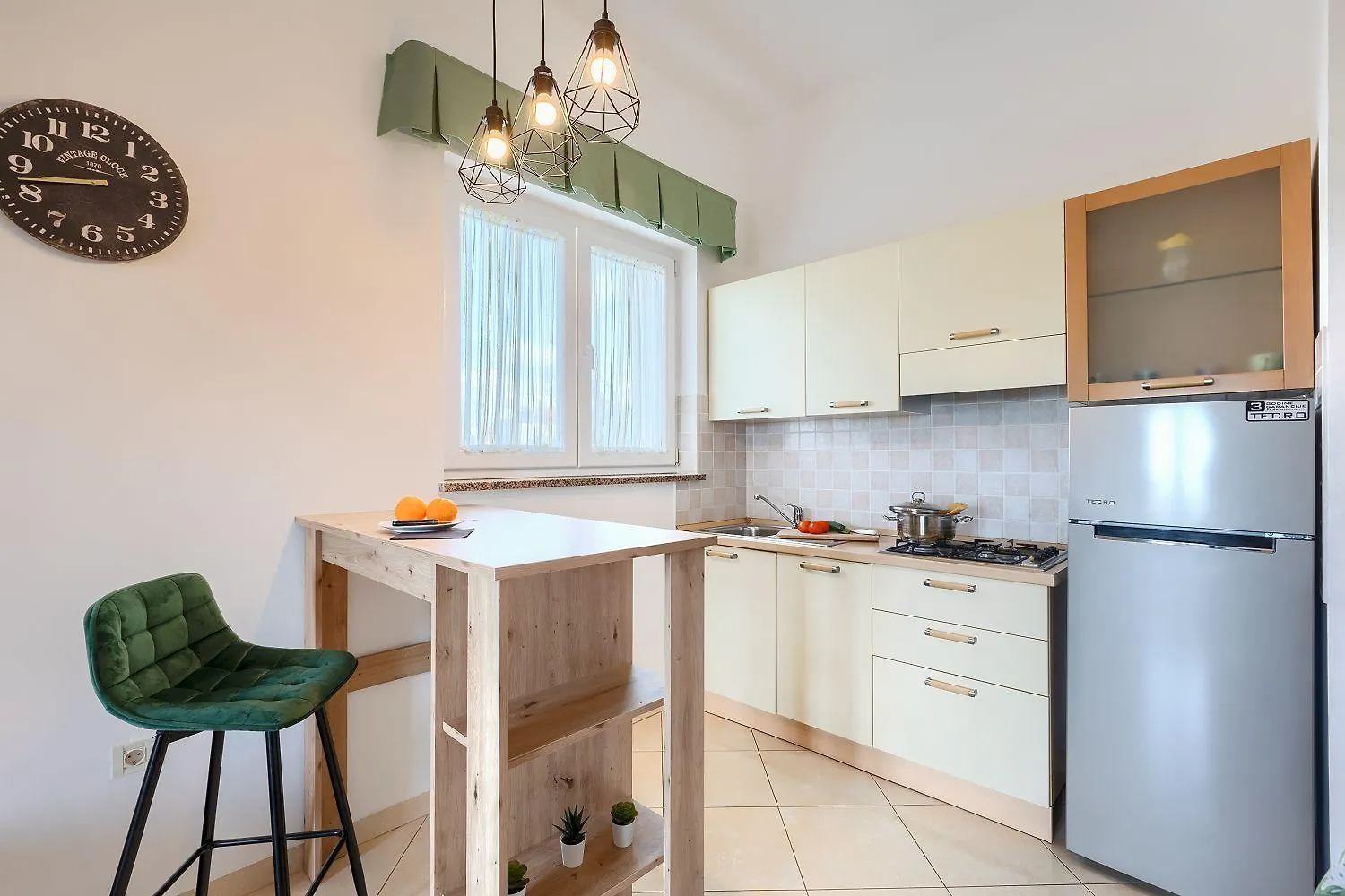 Preiswertes Apartment Mit Stylischem Interiour, Babybett, Spielplatz Vodnjan 0*,