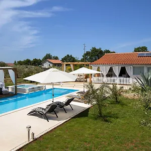 Ferienhaus House Bilos